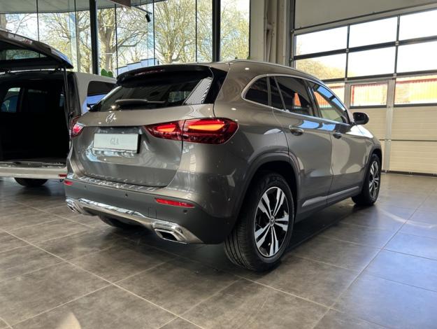 MERCEDES-BENZ GLA-Klasse GLA 180 d Business Line