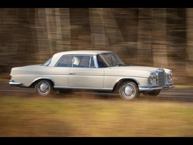 MERCEDES-BENZ 300 SE COUPE  