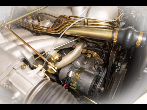 MERCEDES-BENZ 300 SE COUPE  