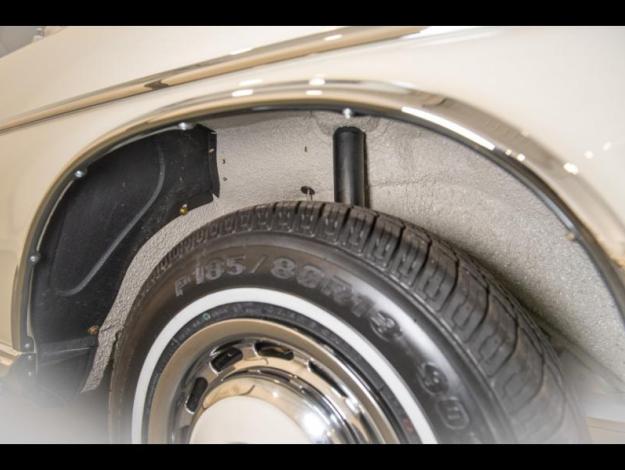 MERCEDES-BENZ 300 SE COUPE  