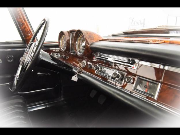 MERCEDES-BENZ 300 SE COUPE  