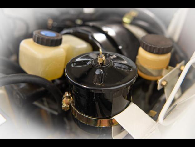 MERCEDES-BENZ 300 SE COUPE  