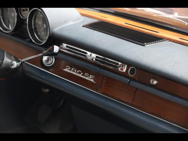 MERCEDES-BENZ 280 SE   