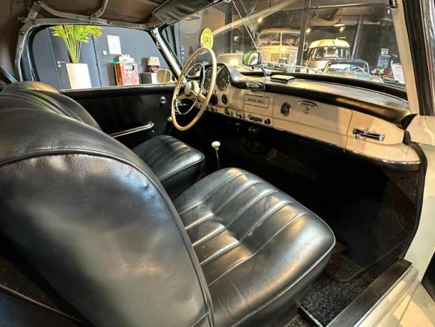 MERCEDES-BENZ 190 SL   