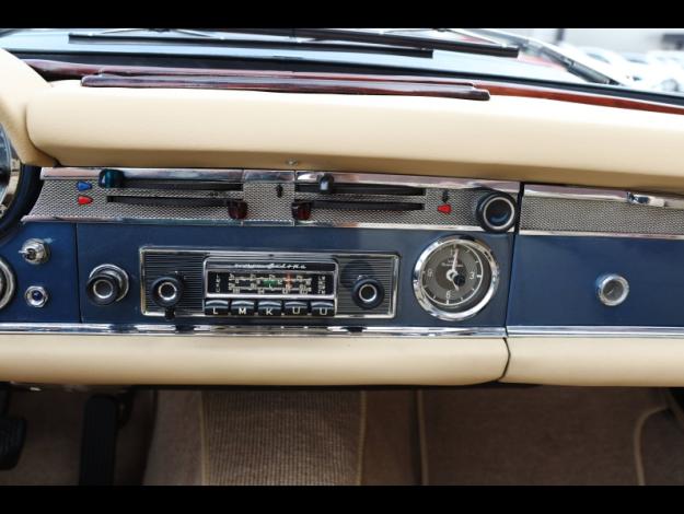 MERCEDES-BENZ 230 SL Pagode  
