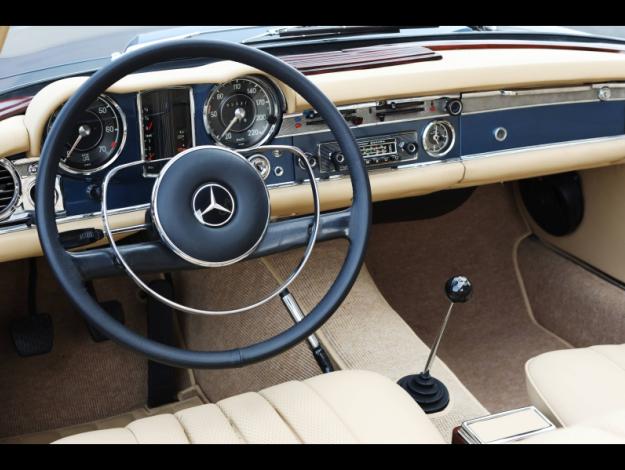 MERCEDES-BENZ 230 SL Pagode  