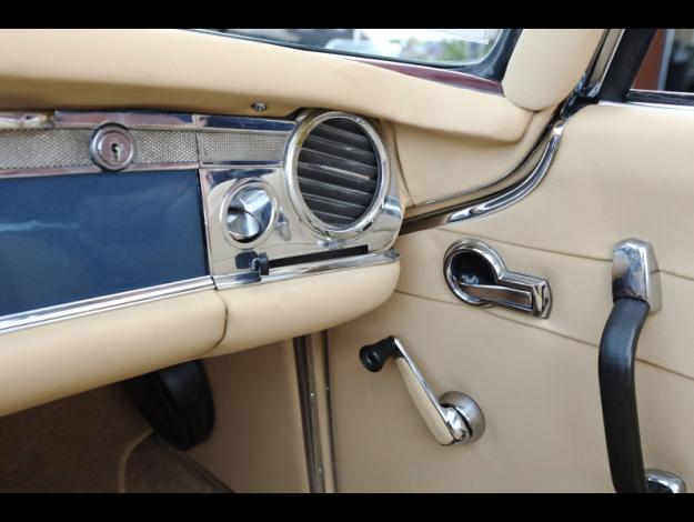 MERCEDES-BENZ 230 SL Pagode  