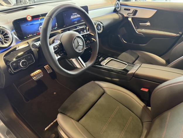 MERCEDES-BENZ CLA 180 Shooting Brake AMG Line  