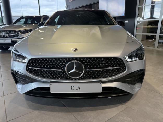 MERCEDES-BENZ CLA 180 Shooting Brake AMG Line  