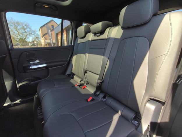 MERCEDES-BENZ EQB 250 + Luxury Line - SAGA Huy (+32 85 23 69 00) 