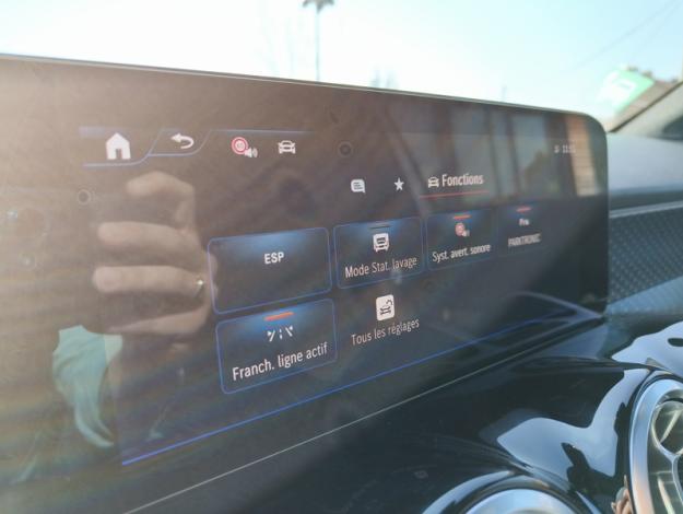 MERCEDES-BENZ EQB 250 + Luxury Line - SAGA Huy (+32 85 23 69 00) 