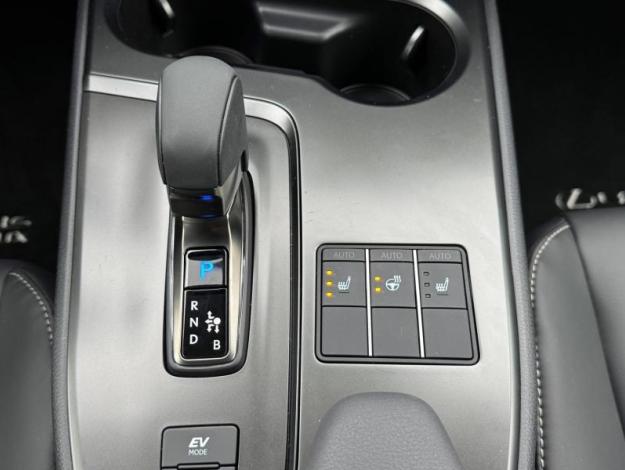 LEXUS UX 300h 2WD F SPORT Design  UX 300H HYBRIDE 2WD MC F SPORT DESIGN