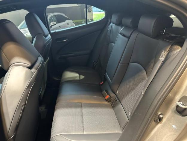 LEXUS UX 250H 2WD Luxe  UX 250H HYBRIDE 2WD MC LUXE TO TECHNO SR