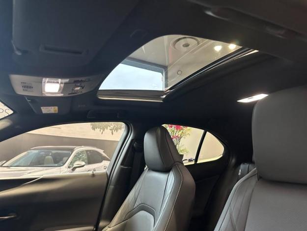 LEXUS UX 250H 2WD Luxe  UX 250H HYBRIDE 2WD MC LUXE TO TECHNO SR