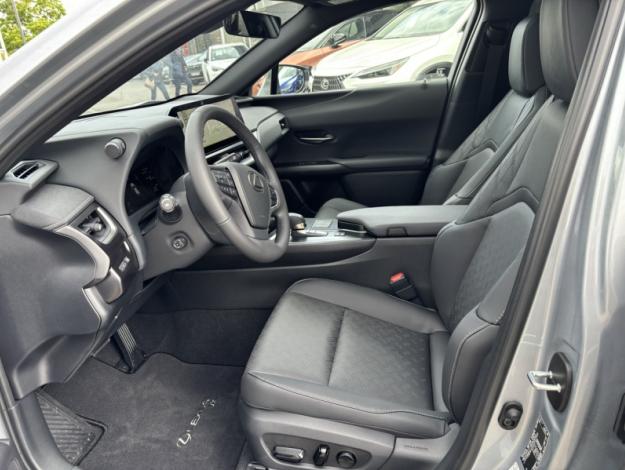 LEXUS UX 300h 2WD Luxe  UX 300H HYBRIDE 2WD MC LUXE TO TECHNO VD