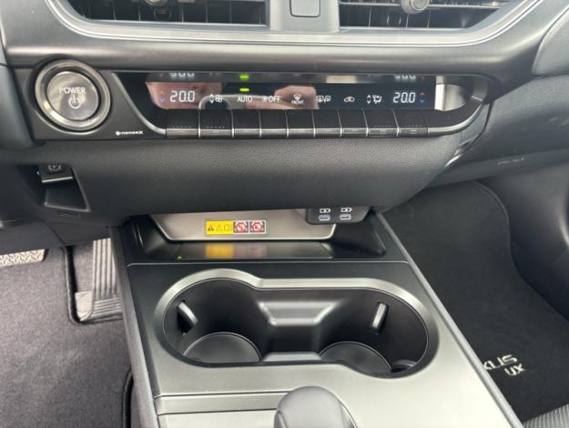 LEXUS UX 300h 2WD Luxe  UX 300H HYBRIDE 2WD MC LUXE TO TECHNO VD