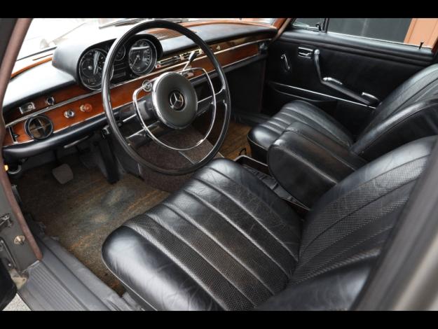 MERCEDES-BENZ 250 SE   