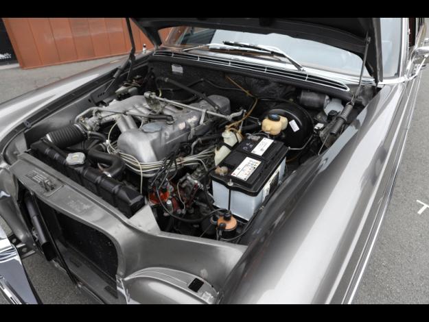 MERCEDES-BENZ 250 SE   