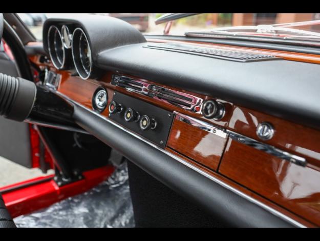 MERCEDES-BENZ 300 SEL 6.3  