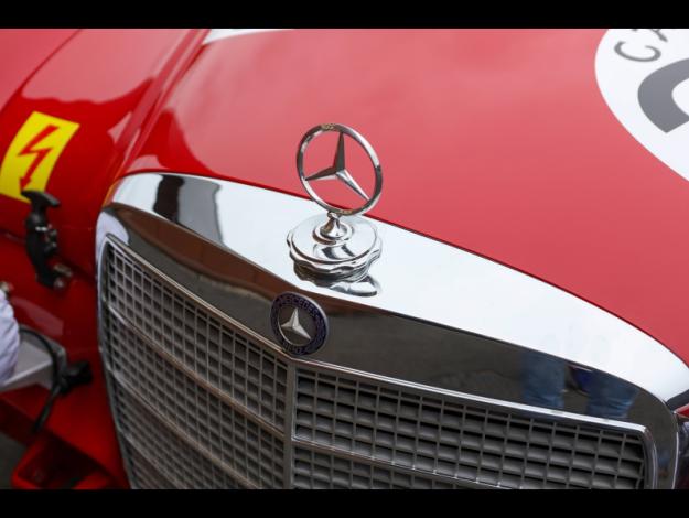 MERCEDES-BENZ 300 SEL 6.3  