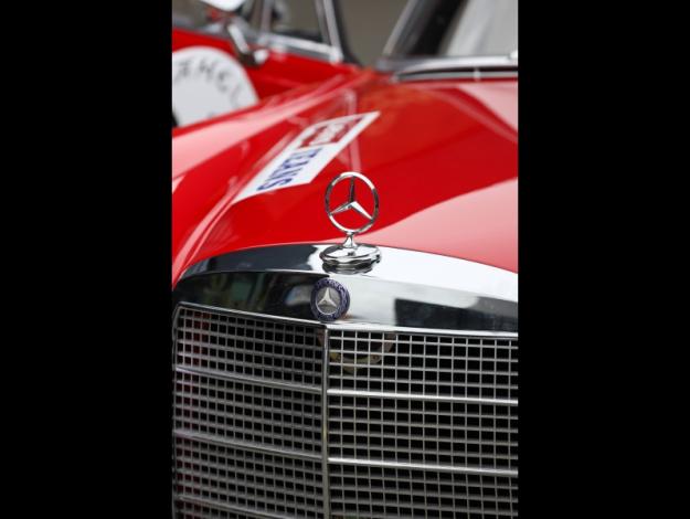 MERCEDES-BENZ 300 SEL 6.3  