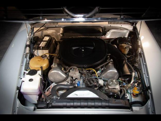 MERCEDES-BENZ 450 SLC 5.0L  