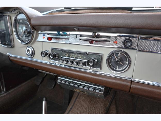 MERCEDES-BENZ 230 SL Pagode  
