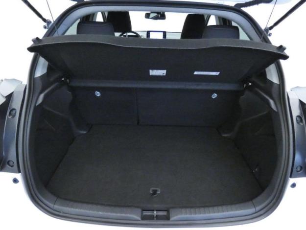 TOYOTA Yaris 120 VVT-i Design  MY22