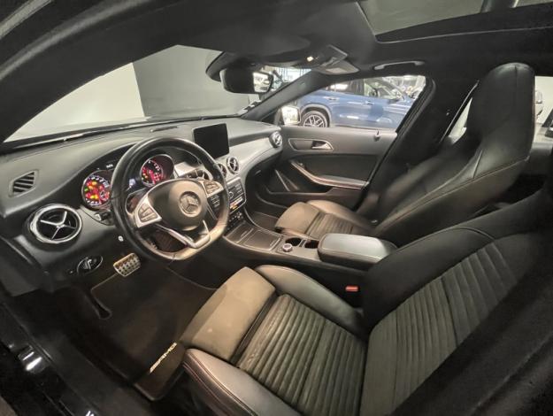 MERCEDES-BENZ GLA 180 Fascination  