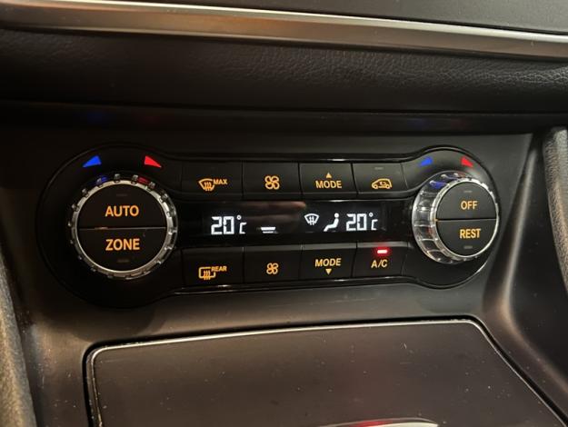 MERCEDES-BENZ GLA 180 Fascination  
