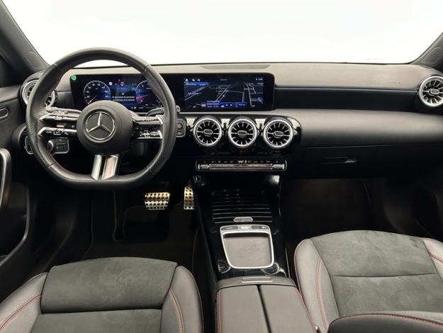 MERCEDES-BENZ Classe A 180 AMG Line  
