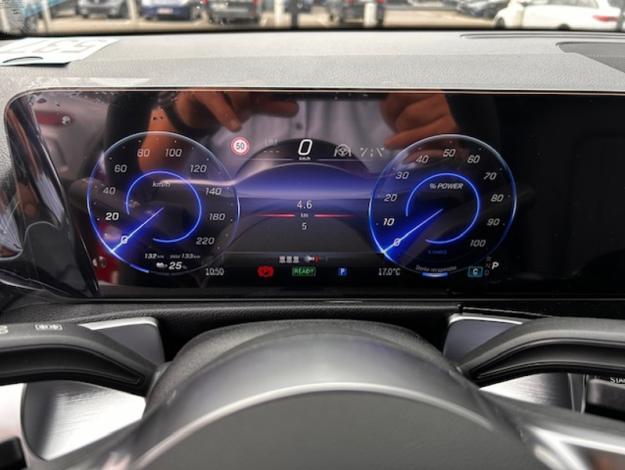 MERCEDES-BENZ EQB 250 + Luxury Line - SAGA Huy (+32 85 23 69 00) 