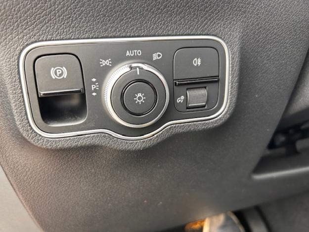 MERCEDES-BENZ EQB 250 + Luxury Line - SAGA Huy (+32 85 23 69 00) 