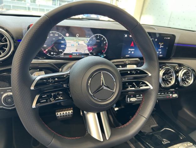 MERCEDES-BENZ A-Klasse A 180 Berline Star Edition