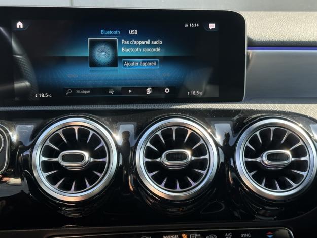 MERCEDES-BENZ Classe A A 200 d Compacte AMG Line 