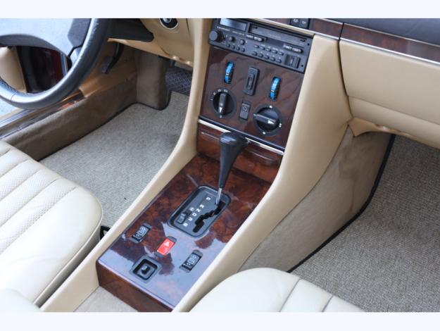 MERCEDES-BENZ SL 300  300SL (R 107)