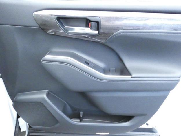 TOYOTA HIGHLANDER 2.5 HYBRID LOUNGE 248 E-CVT AWD-I  TO P.PREMIUM MY24