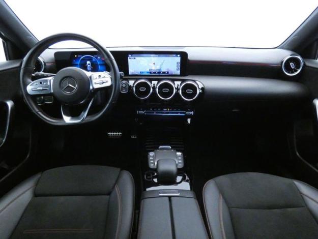 MERCEDES-BENZ Classe A 180 AMG Line  