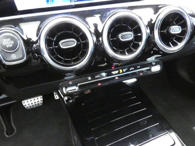 MERCEDES-BENZ Classe A 180 AMG Line  