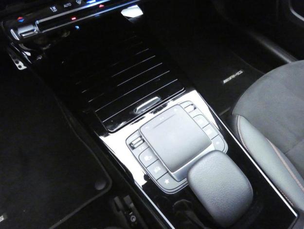 MERCEDES-BENZ Classe A 180 AMG Line  