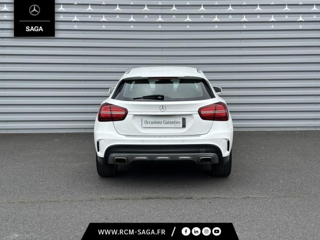 MERCEDES-BENZ GLA 200 Fascination  
