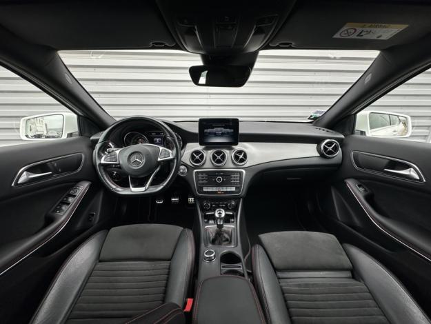 MERCEDES-BENZ GLA 200 Fascination  