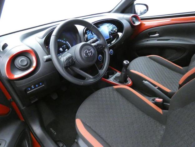 TOYOTA Aygo X 1.0 VVT-i 72 Design  AYGO X 72 CH BVM5 DESIGN MY23