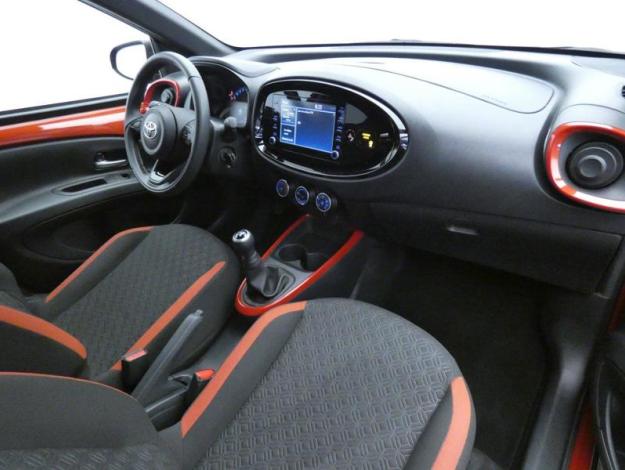 TOYOTA Aygo X 1.0 VVT-i 72 Design  AYGO X 72 CH BVM5 DESIGN MY23