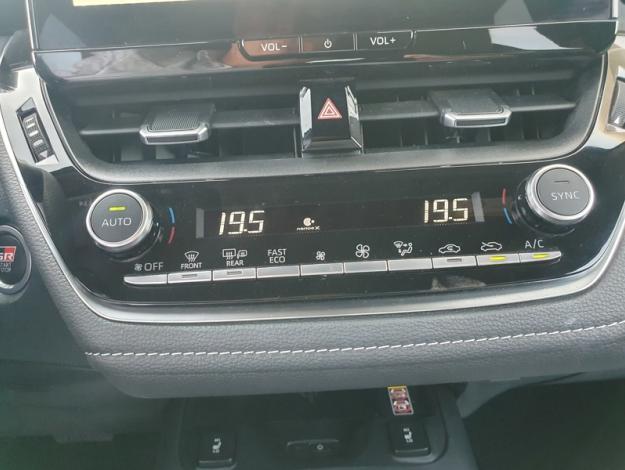 TOYOTA Corolla 140h GR Sport   