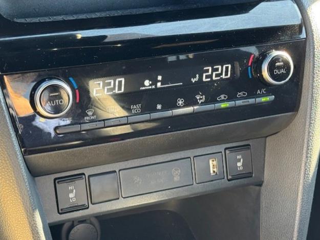 TOYOTA Yaris Cross 116h 2WD Trail Tech MY22 Marchepied  