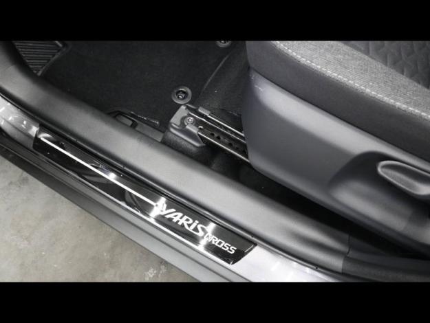 TOYOTA Yaris Cross Hybride 1.5 HYBRID 116H DESIGN AWD AUTO  YARIS CROSS 116H AWD I DESIGN CARGO MY22