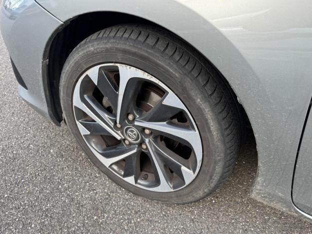 TOYOTA Auris Hybrid Design Edition  