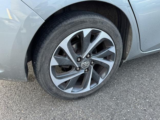 TOYOTA Auris Hybrid Design Edition  