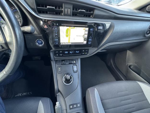 TOYOTA Auris Hybrid Design Edition  